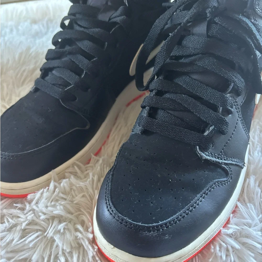 Jordan Sneakers Black and Pink - Picture 3 of 6